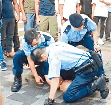 男子疑遭港警压颈亡 救护：到场已无呼吸