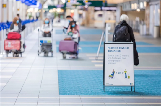 温哥华机场推出卫生新规定，让旅客安心