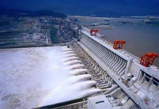 三峡工程今年首次泄洪 近期或迎新一轮洪水