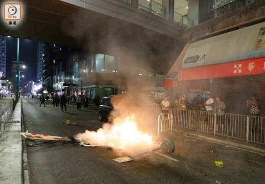 香港17岁学生携有武器被判刑 年轻不是借口