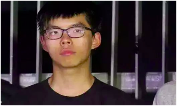 港媒：港区国安法通过前夕，黄之锋连夜搬家