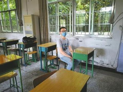 3名老师监考1名考生：全县只有他一人考日语