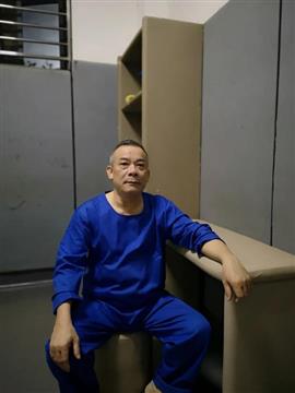 他调到哪贪腐就到哪：送钱的人在包厢外排队