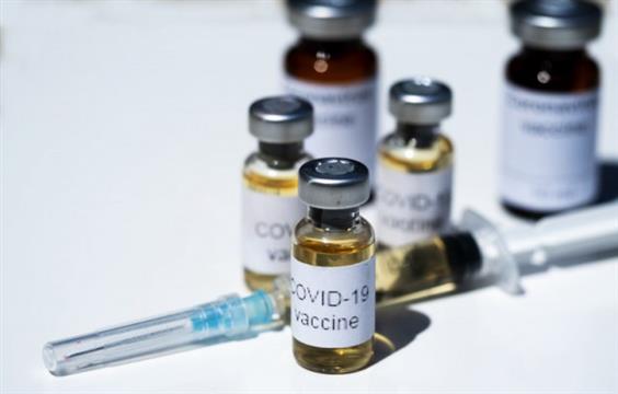 新冠疫苗测试致40%人发烧 是否代表危险？