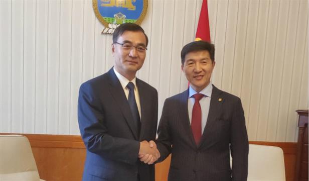 蒙古外长：若中国研发出疫苗盼尽早提供