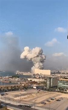 黎巴嫩首都发生大爆炸！无数街道、大楼被震塌