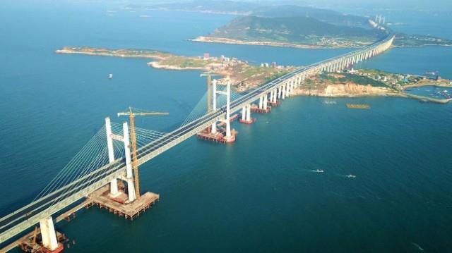 基建狂魔：全球最长跨海公铁两用桥 开始试验