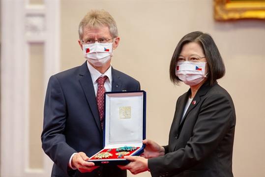 蔡英文于台北会见捷克参议长 北京表态