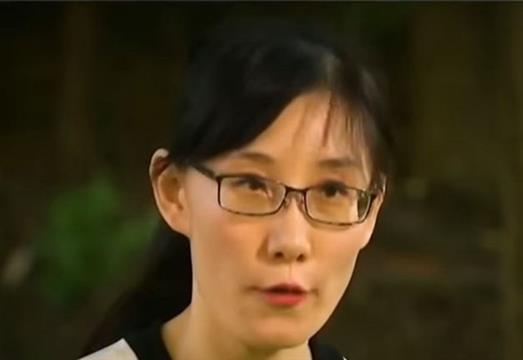 美媒曝港大前雇员闫丽梦幕后黑手