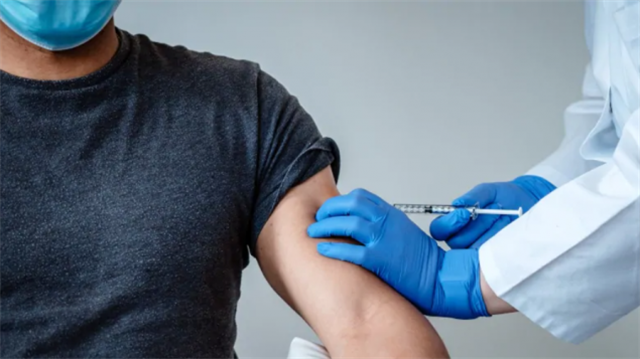 加拿大为鼓励接种新冠疫苗将提供保险