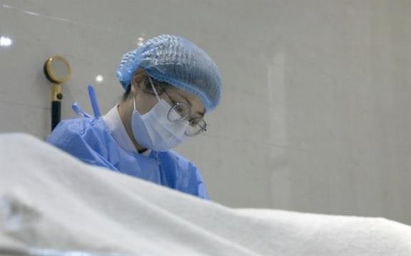 95后入殓师：每年处理400具遗体 从不参加婚礼