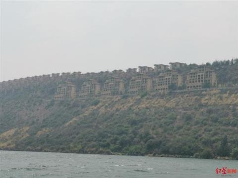 云南别墅群烂尾 落马官员曾为其“奠基培土”