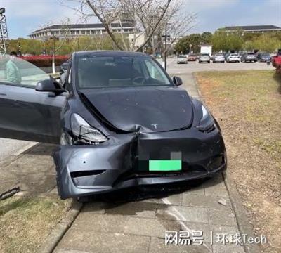 曝Model Y左转失控撞车 提车不到一月