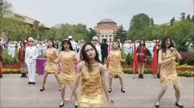清华大学又被喷上热搜，校庆为何被群嘲？