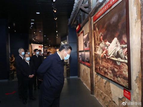 习近平驻足凝视着这幅油画 久久不能离去