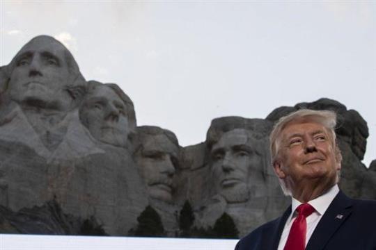 特朗普：如我是民主党人 我的头早就上总统山了