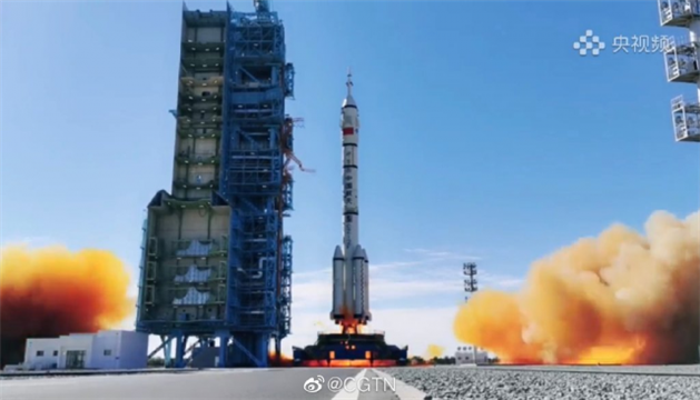 神舟十二号进入预定轨道 发射圆满成功